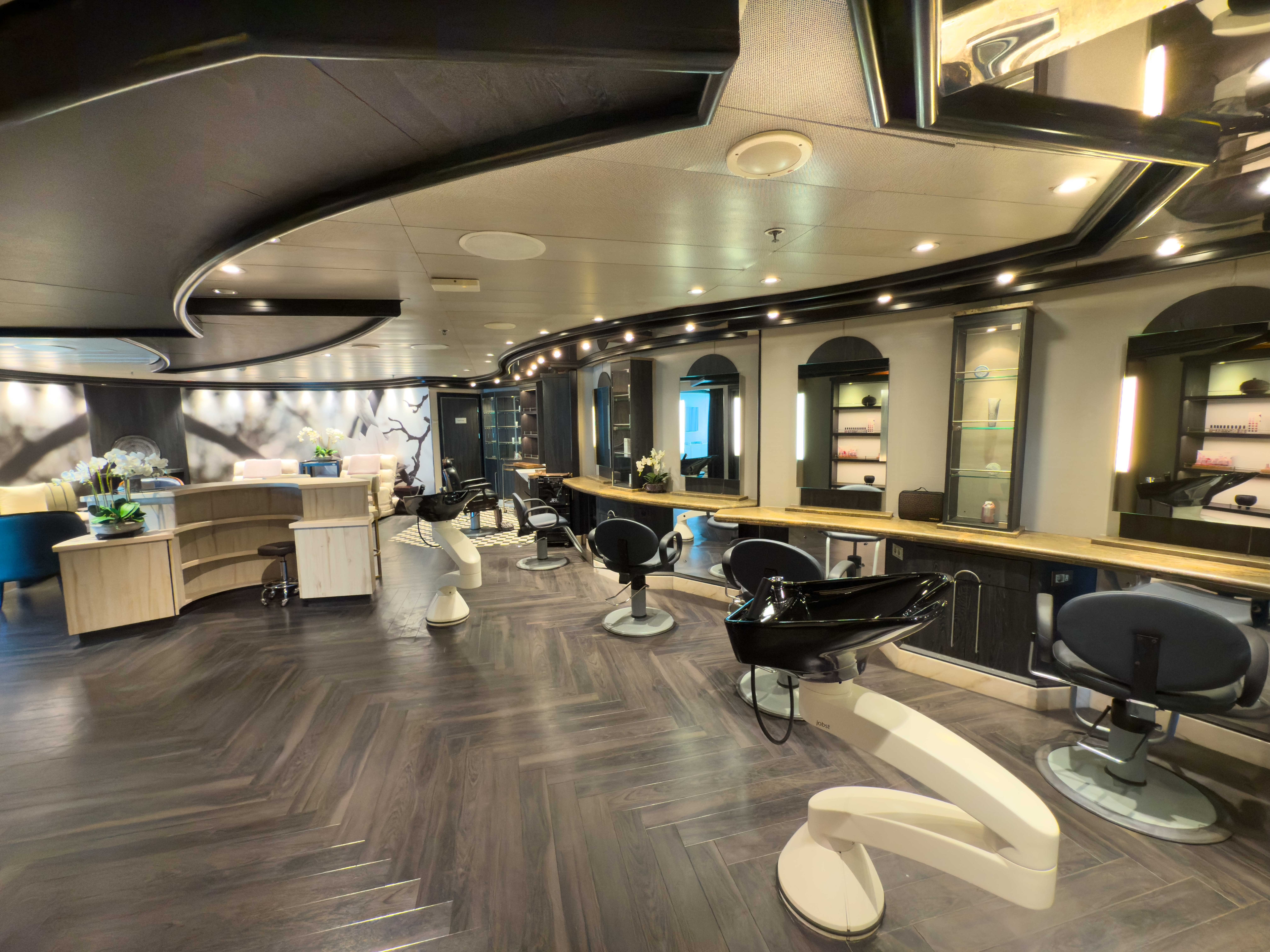 Không gian salon và spa sang trọng